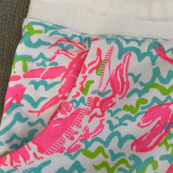 Lilly Pulitzer lobster shorts with pockets knit size Large - Picture 6 of 6